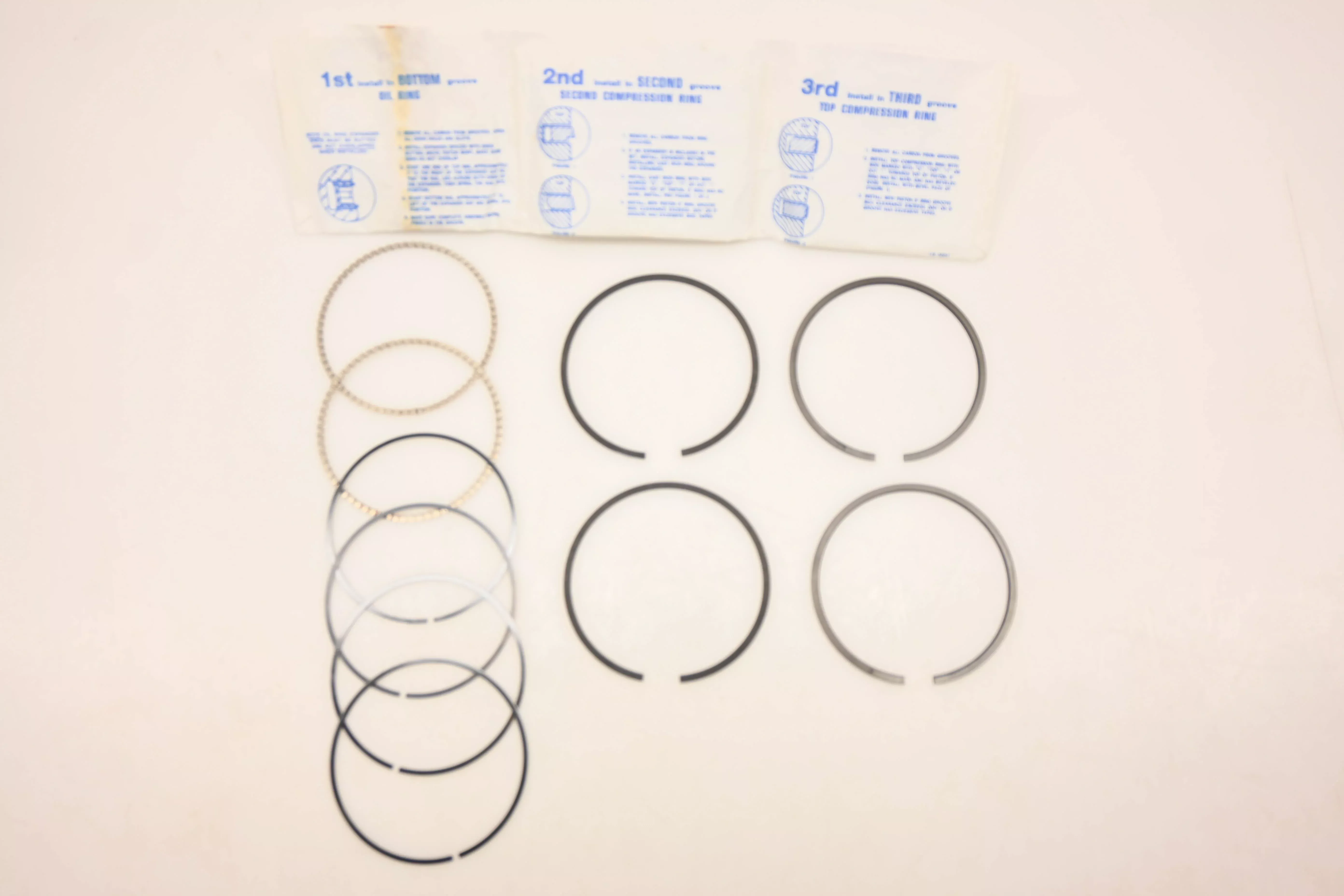 New OEM Ford F7AZ-6148-AA Piston Ring Kit NOS