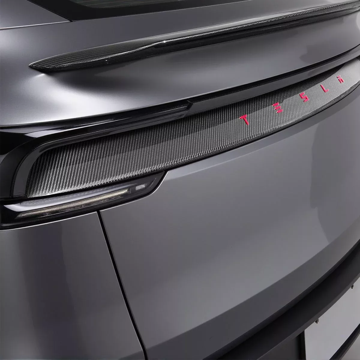 Trunk Tailgate Applique for Tesla Model Y Juniper - Real Dry Molded Carbon Fiber