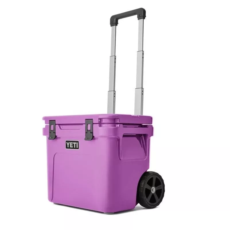 Yeti Roadie 32‑qt Desert Bloom Roller Cooler – Portable Ice Chest
